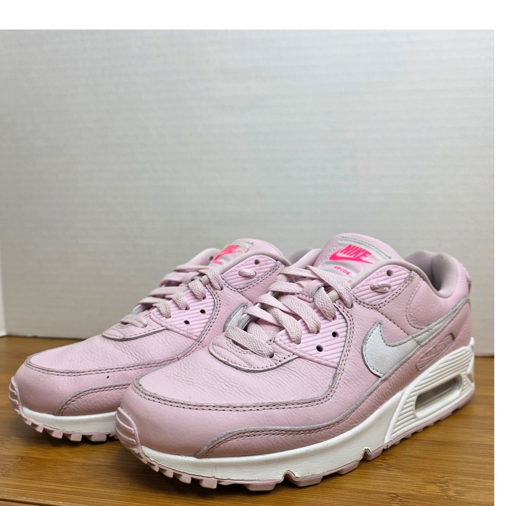 Nike Air Max 90 Pink Leather Sneakers Low Top HQ3691-900 Womens 6.5